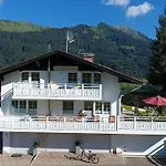 Vier Jahreszeiten * Hirschegg (Vorarlberg)