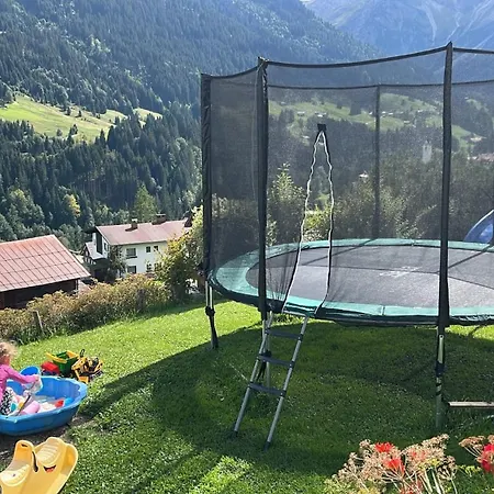 Vier Jahreszeiten * Hirschegg Rein